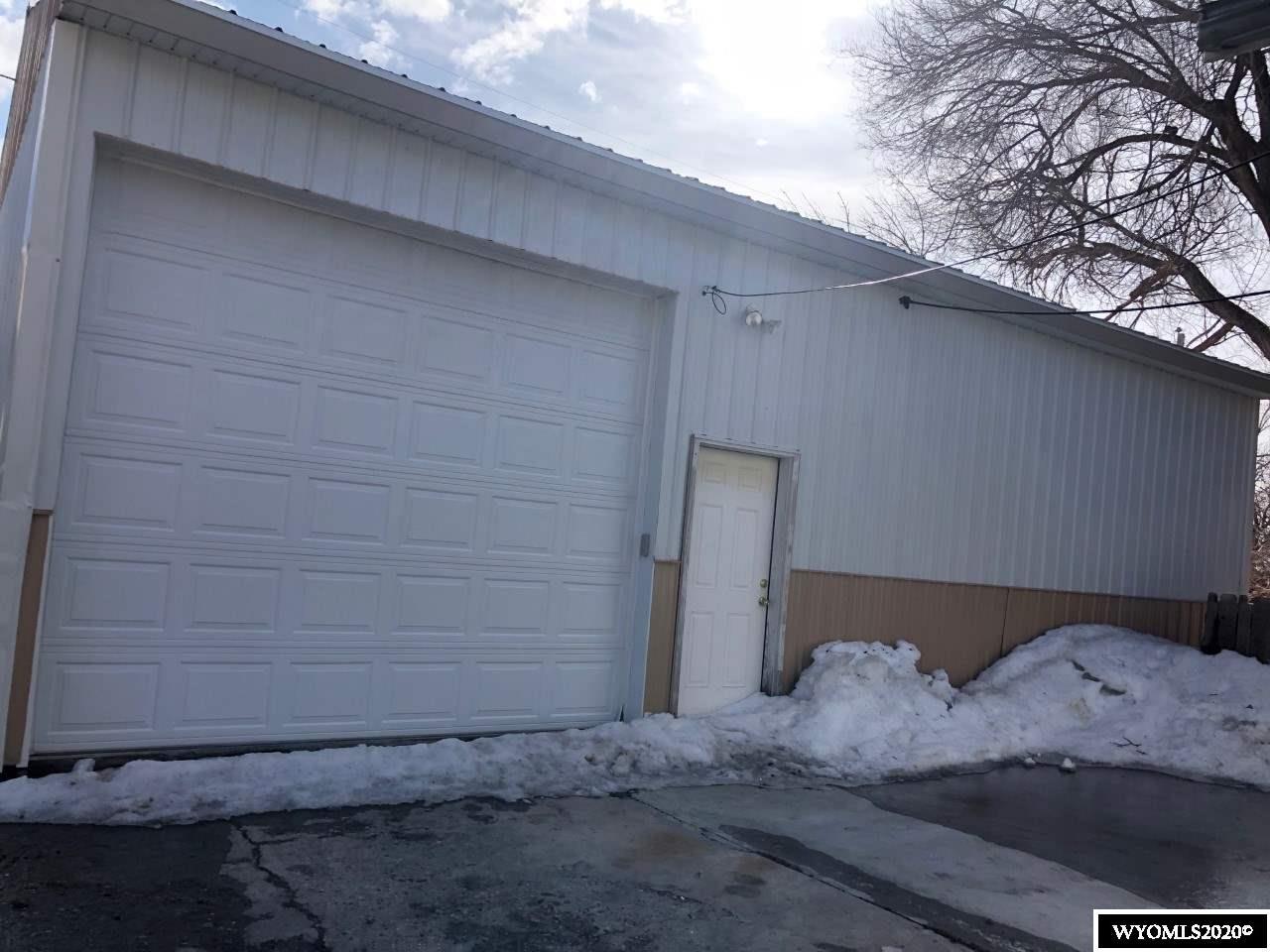 real estate listing - garage